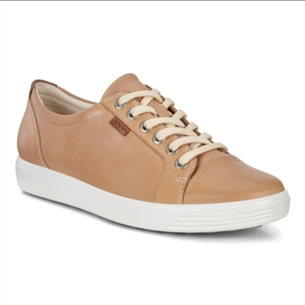 Ecco Women's Tan Leather Low-Top Sneaker with Cream Laces
